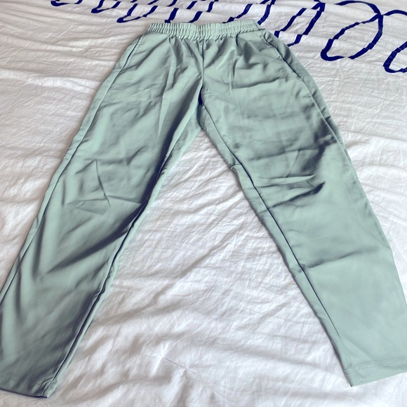 Dusty green faux leather jogger - Picture 2 of 5